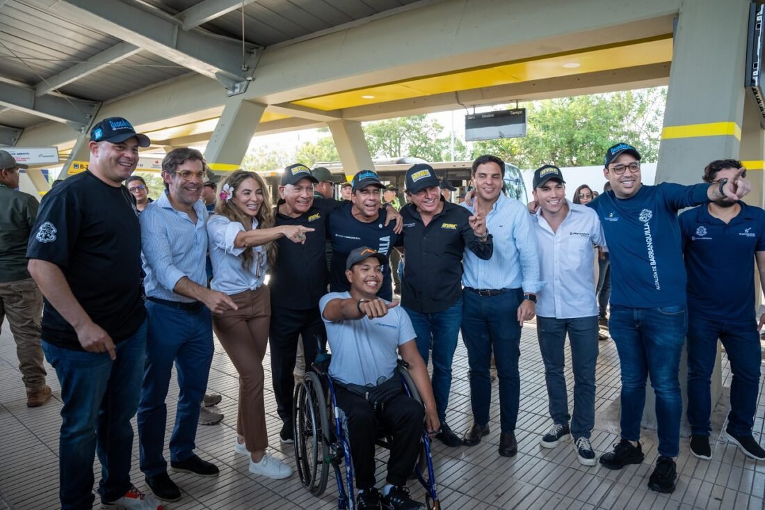 Nueva flota para Transmetro: alcalde Char recibe nuevos buses