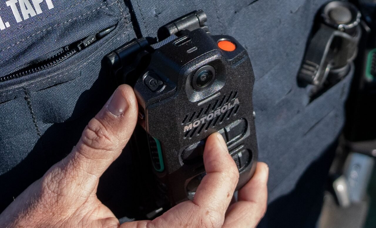 Motorola Solutions lanza SVX y Assist, un dispositivo integrado para la seguridad pública