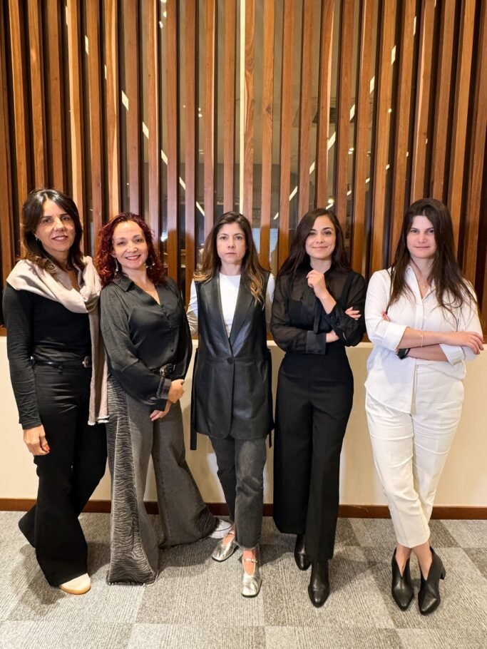 Liderazgo femenino en la publicidad digital: rompiendo barreras y transformando la industria