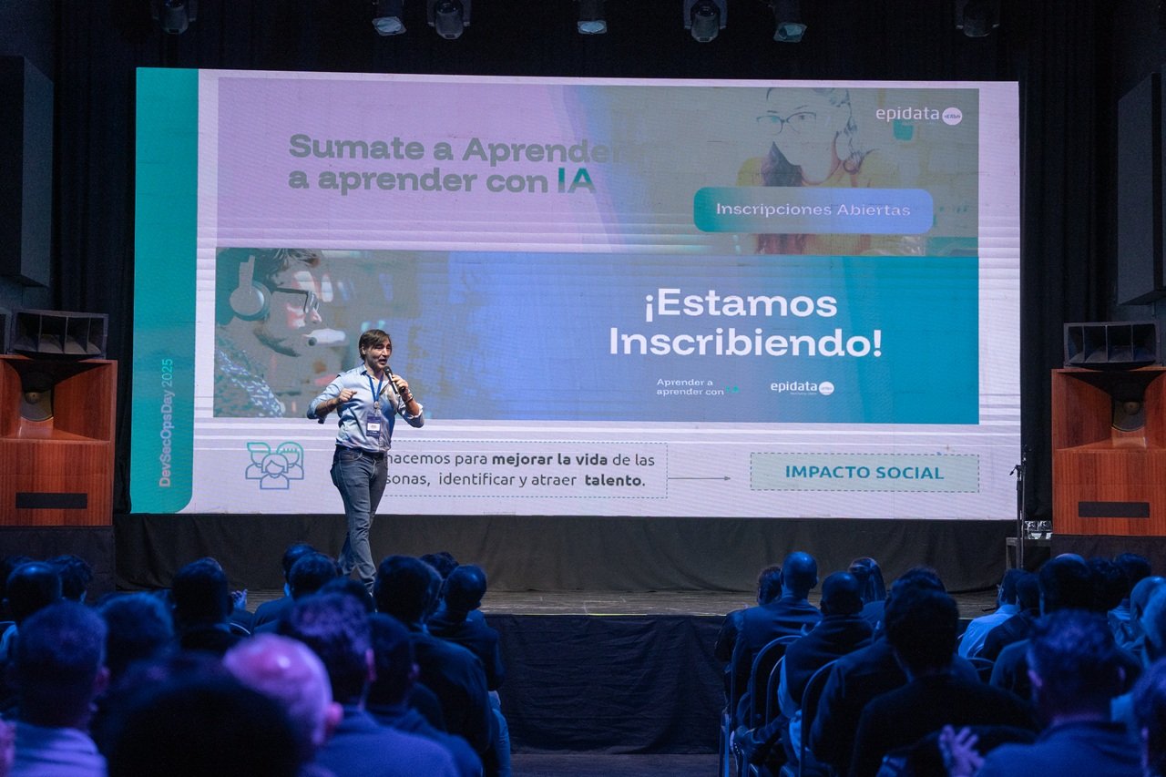 Programa gratuito de IA logró más de 10.000 inscritos y 2.500 participantes activos