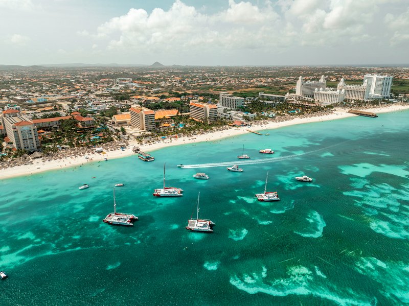 Barranquilla y Aruba a una hora de distancia: Wingo inaugura la única ruta directa entre ambos destinos caribes