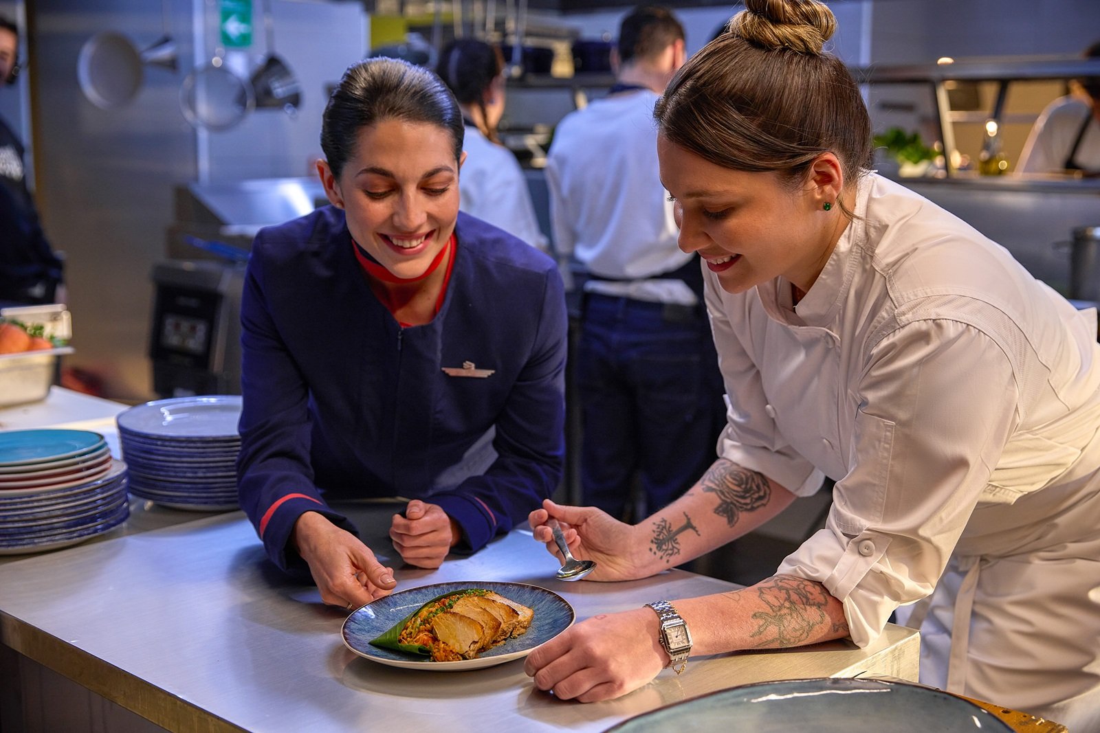 Chef barranquillera Carolina Asmar lleva su arroz de cerdo a los vuelos internacionales de Latam