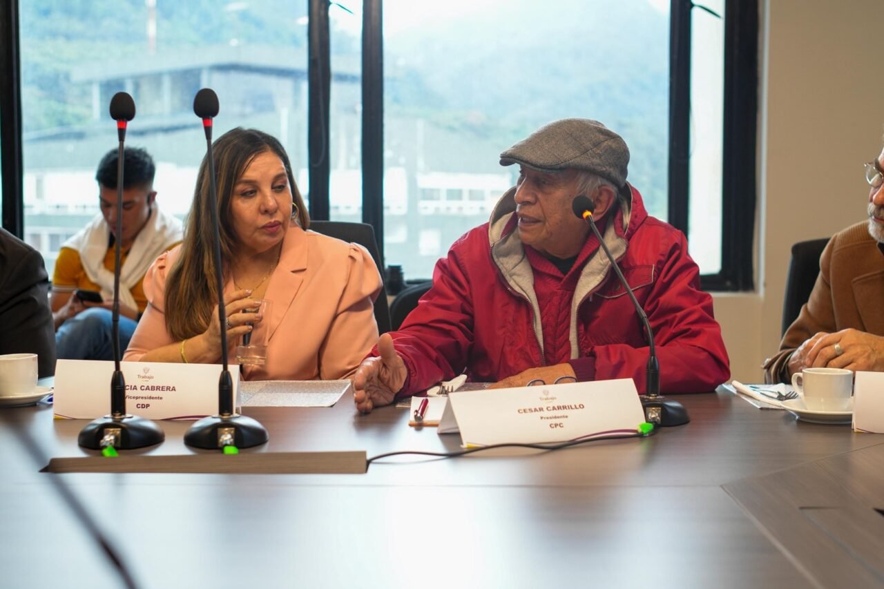 Gobierno, empresarios y centrales obreras reactivaron el diálogo sobre aplicación de la reforma laboral