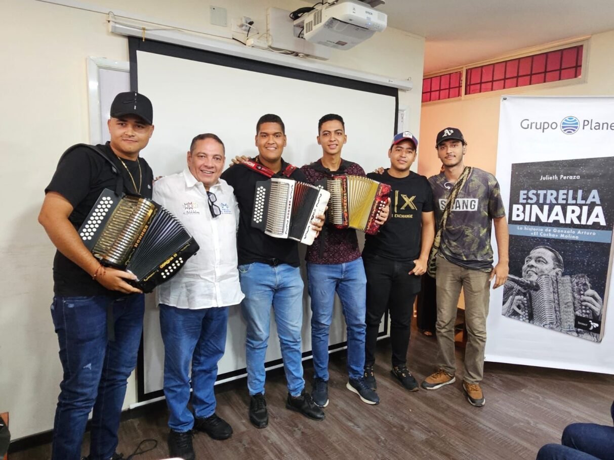 La Fundación ‘Cocha’ Molina y Uniguajira renuevan convenio para formar nuevos talentos