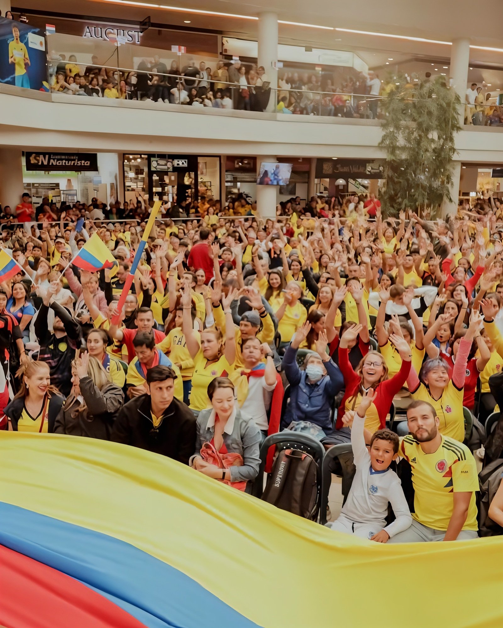 Salitre Plaza: Mundial de fútbol, Día del Padre y celebración 30 años