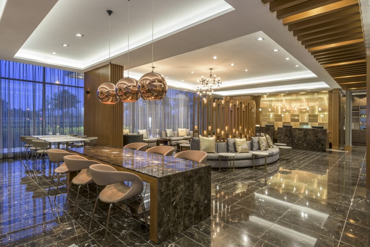 Courtyard by Marriott Bogotá Airport: escala de lujo en el corazón de A. Latina