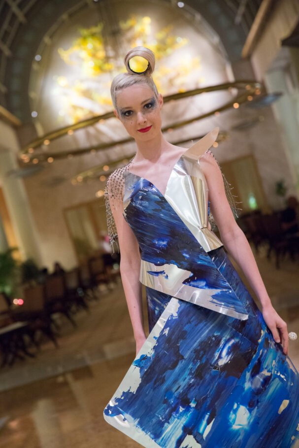 La obra de Stéphane Koerwyn en Bogotá: cuando el arte se convierte en moda