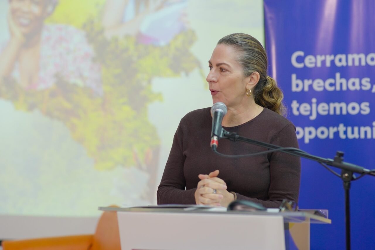 Las mujeres microempresarias venden 39,9 por ciento menos que los hombres