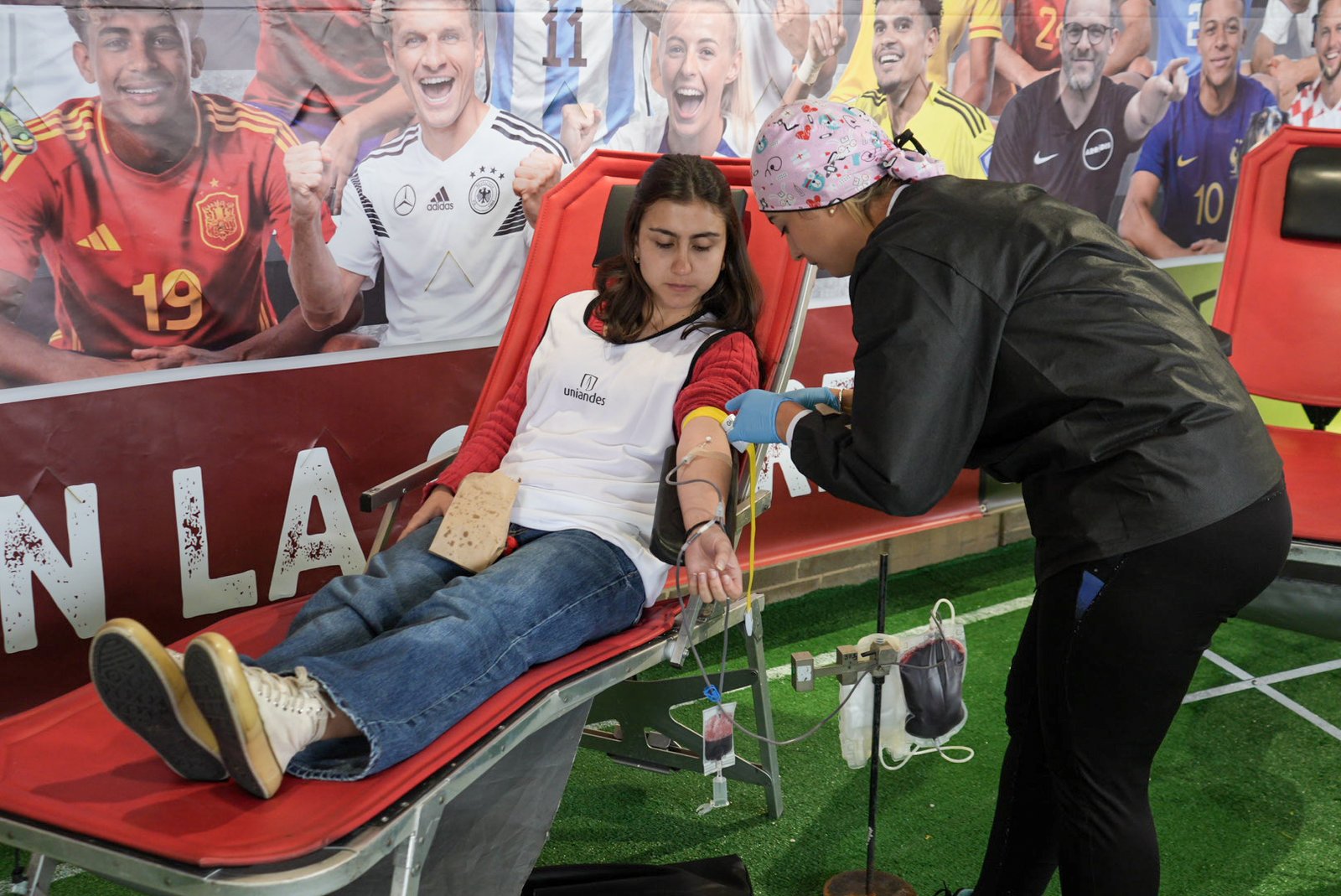 La Selección Humanitaria busca nuevos jugadores para salvar vidas: done sangre