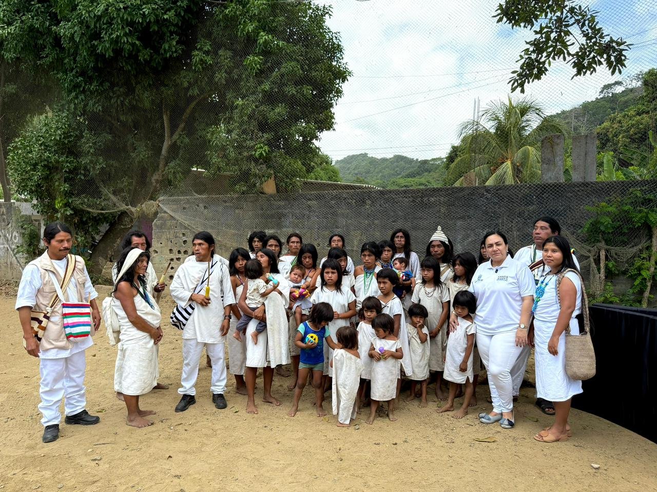 Brindan atención humanitaria a familias indígenas en la vereda Perico Aguao