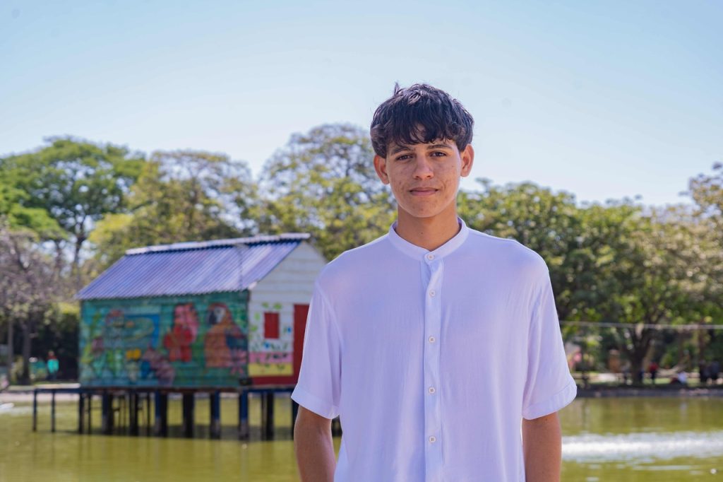 Por primera vez, dos jóvenes de pueblos palafitos ingresan a la Universidad