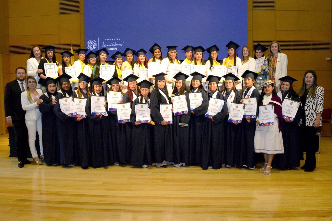 Eulen Colombia celebra triunfo de 30 colaboradores al graduar como bachilleres y técnico laboral