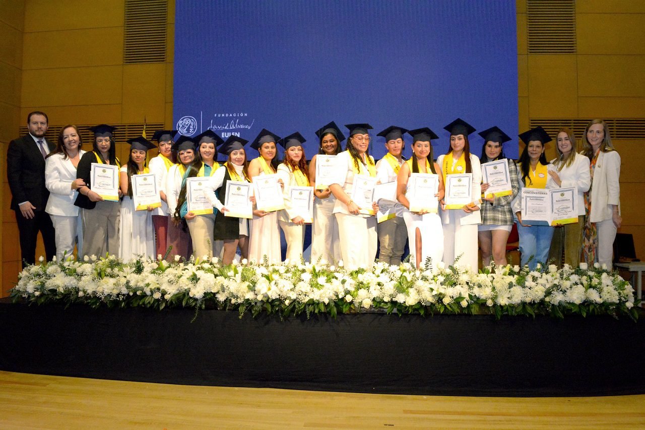 Eulen Colombia celebra triunfo de 30 colaboradores al graduar como bachilleres y técnico laboral