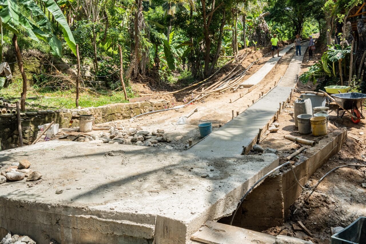 Nuevas entregas de cemento para obras comunitarias en veredas samarias
