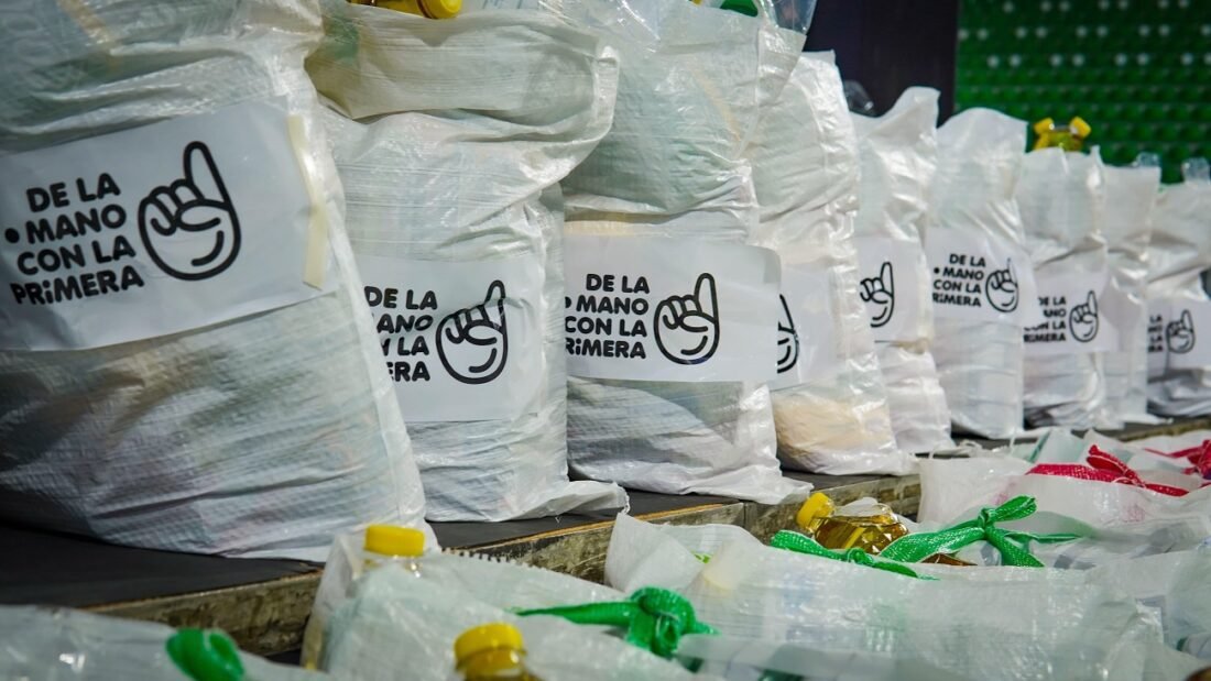 600 madres de Barranquilla reciben paquetes alimentarios