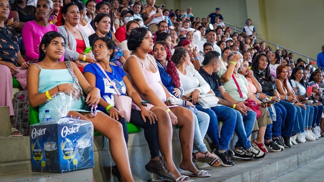 600 madres de Barranquilla reciben paquetes alimentarios