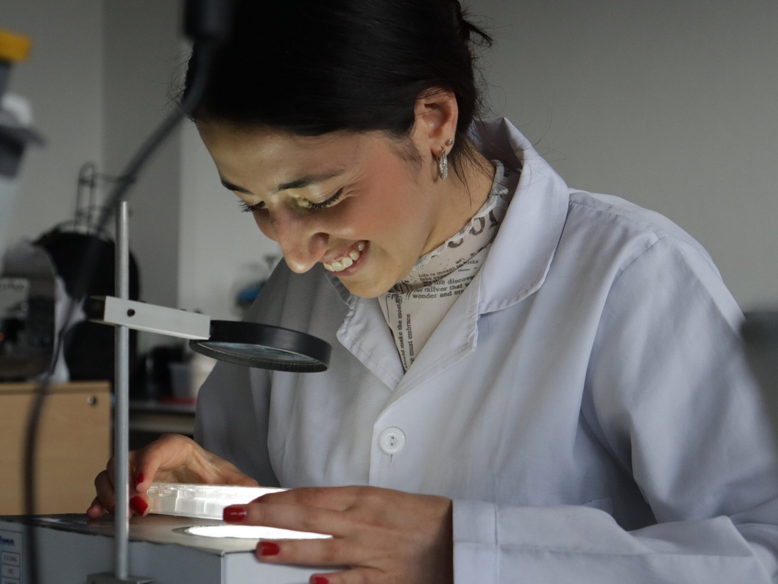 De la araña bananera a las medicinas del futuro: IA es clave en una investigación de moléculas con potencial terapéutico