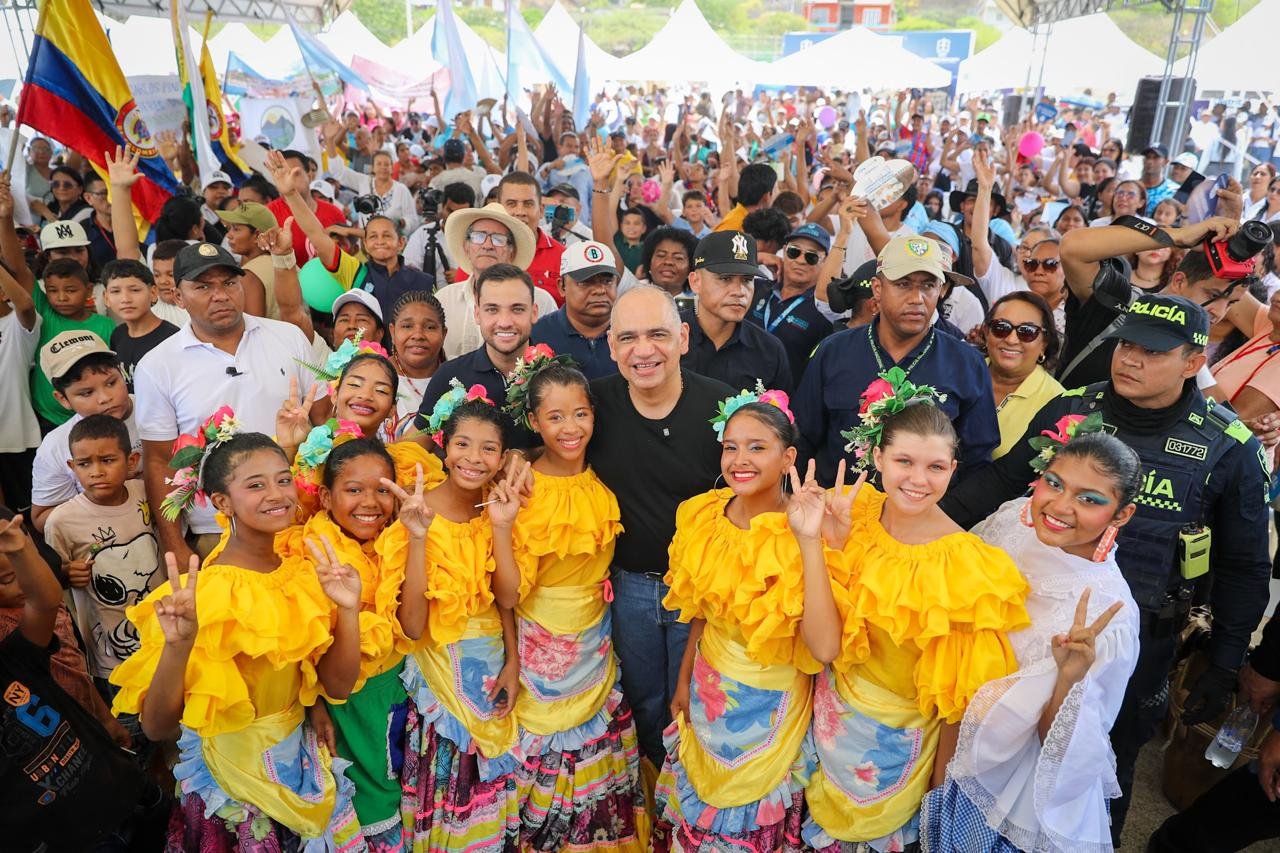 Alcalde samario reafirma su compromiso con el desarrollo de Taganga