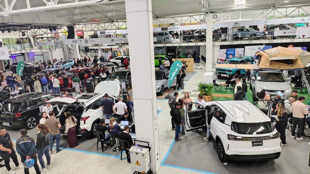 Ventas por más de $50.000 millones y créditos superiores a $3.000 millones al cierre de La II ExpoFeria de Vehículos Eléctricos e Híbridos