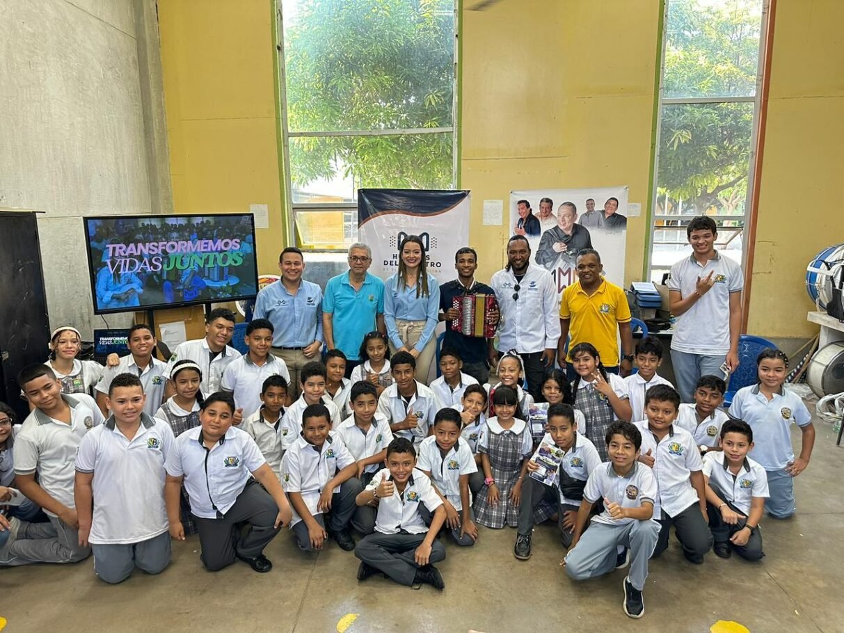 Fundación Cocha Molina entrega 30 becas musicales a estudiantes en Valledupar