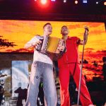 Durante dos horas consecutivas, el cantante y su acordeonero, Dani Maestre, derrocharon energía al interpretar en vivo las 15 canciones del álbum.