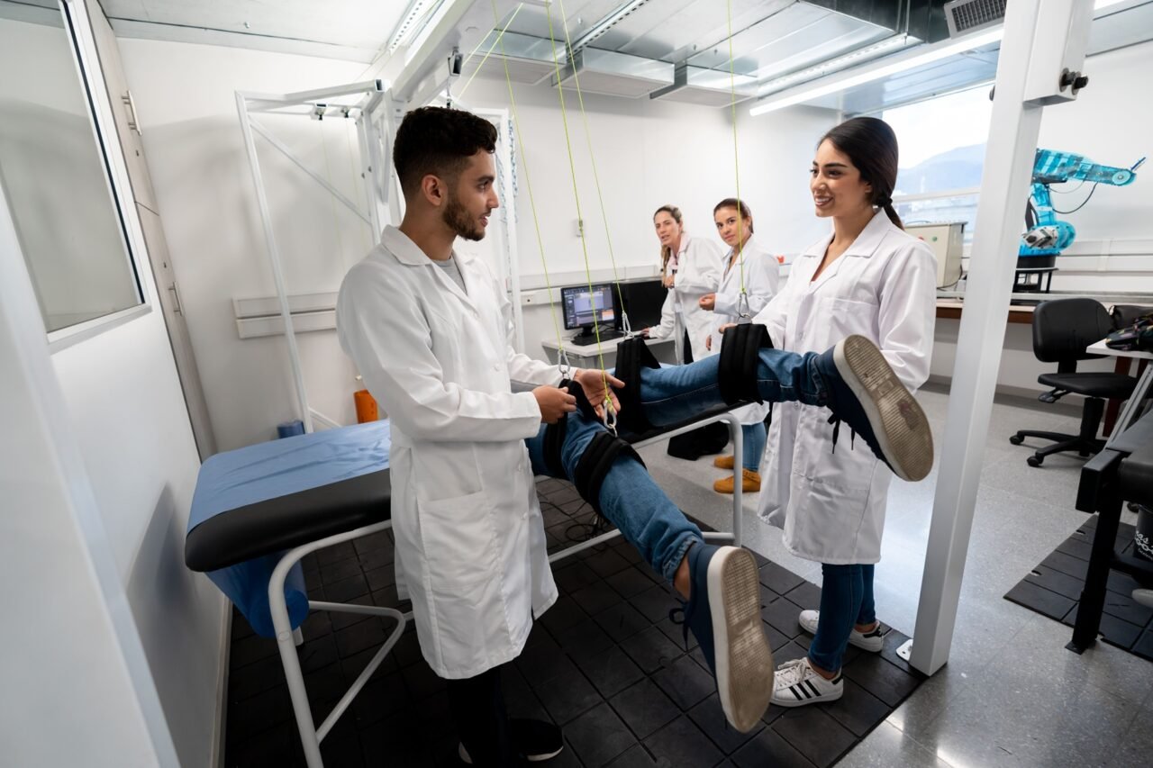 Crean un sistema de rehabilitación inspirado en terapia acuática y la realidad virtual