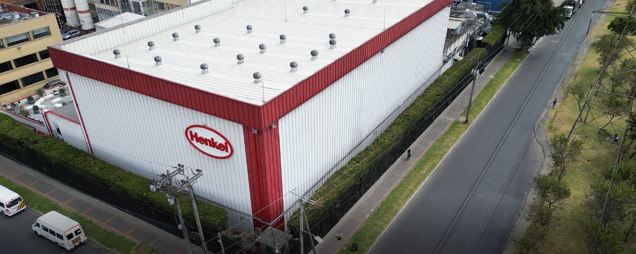 Henkel refuerza su presencia en la categoría de detergentes en Colombia con MAS color