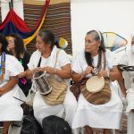 Mujeres artesanas