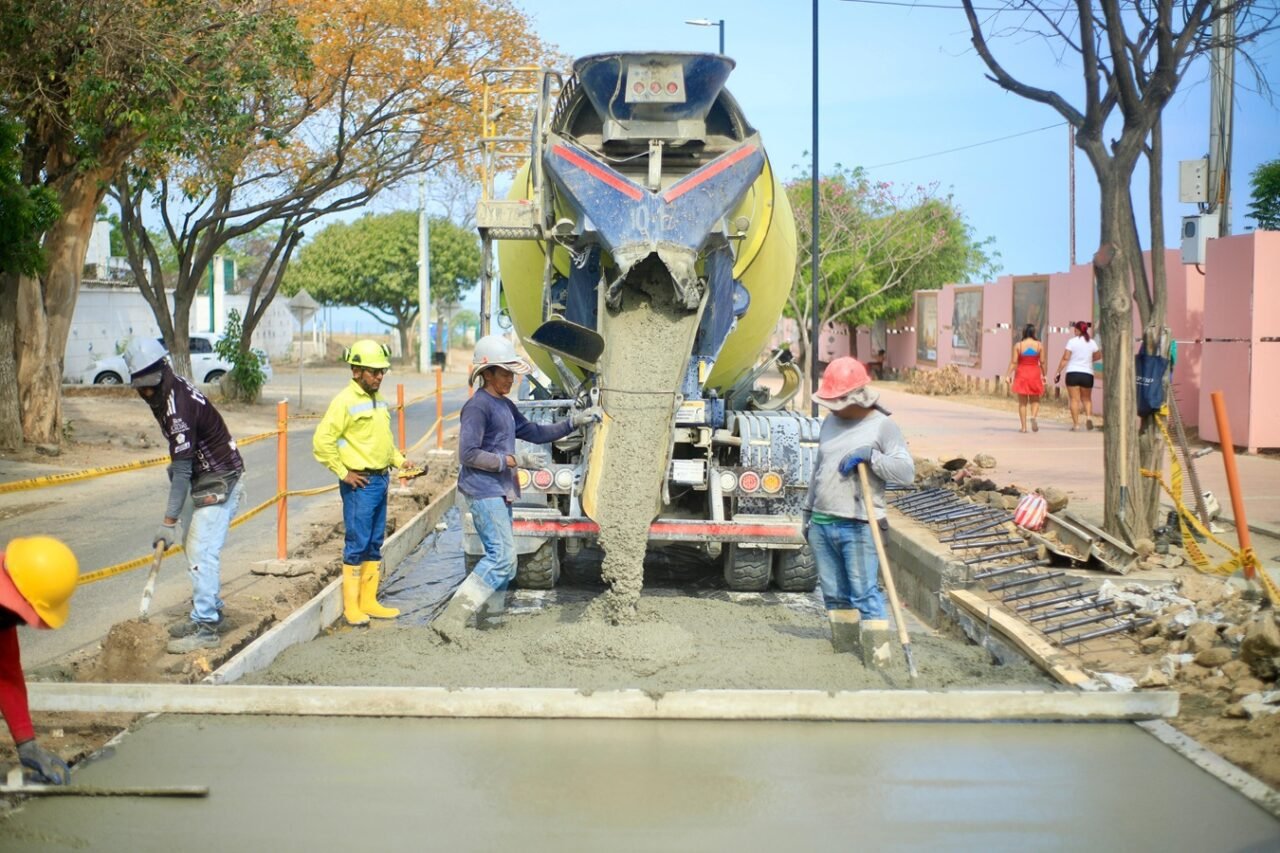 Ya se ha ejecutado más de la mitad de nueva vía de acceso al aeropuerto de Santa Marta