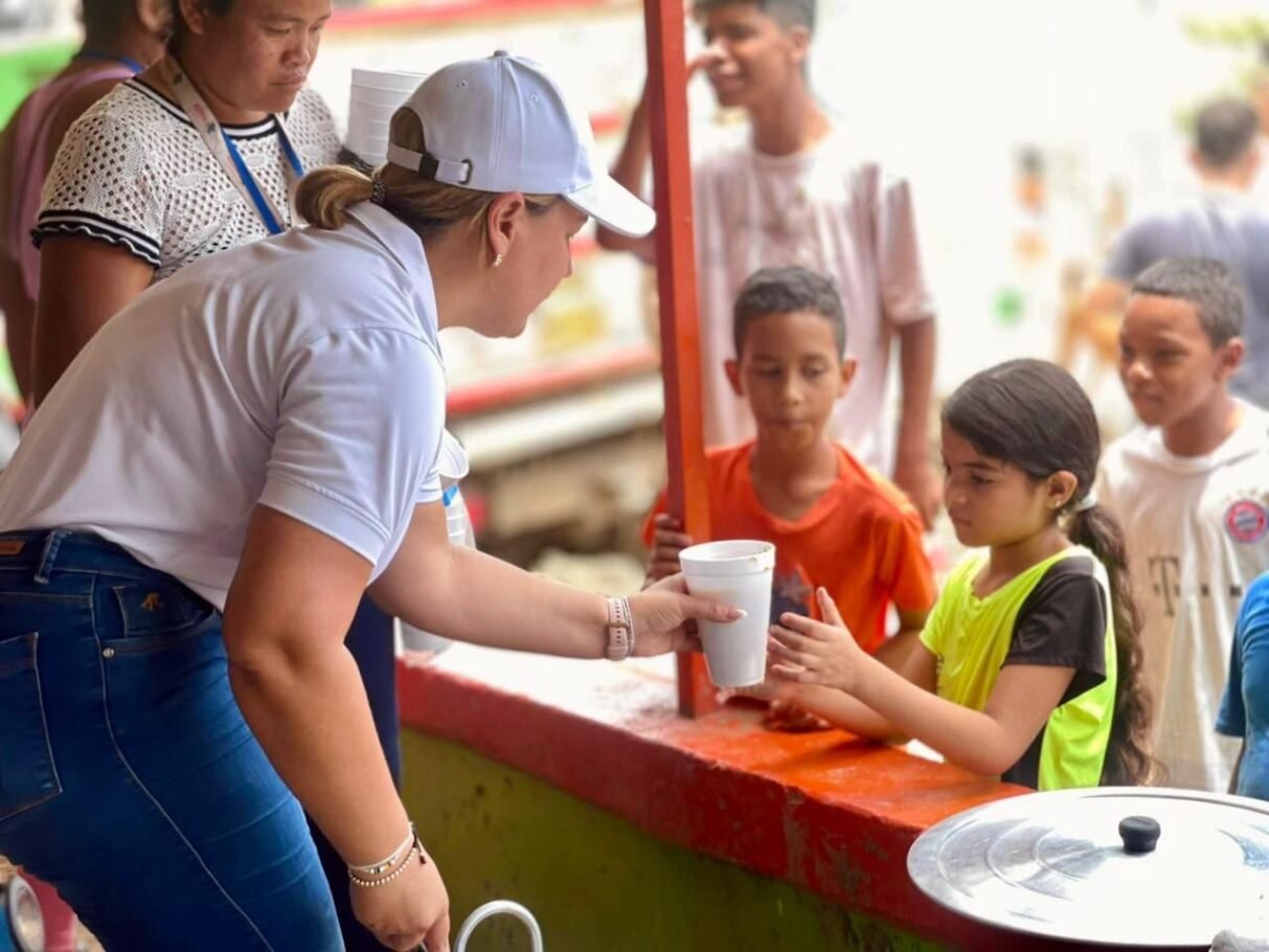 Fortalecen atención y recuperación en barrios afectados por lluvias en Santa Marta