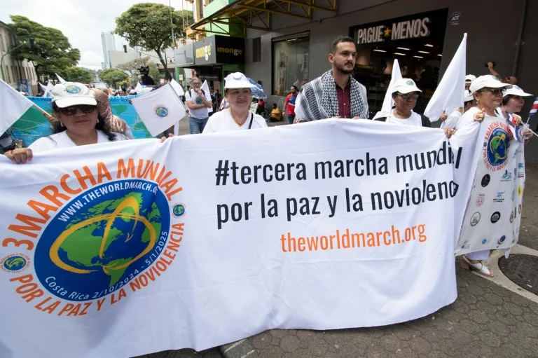 Colombia, medio siglo gobernada por las balas, el narcotráfico, la corrupción y el desorden ideológico: ¿hay salida?