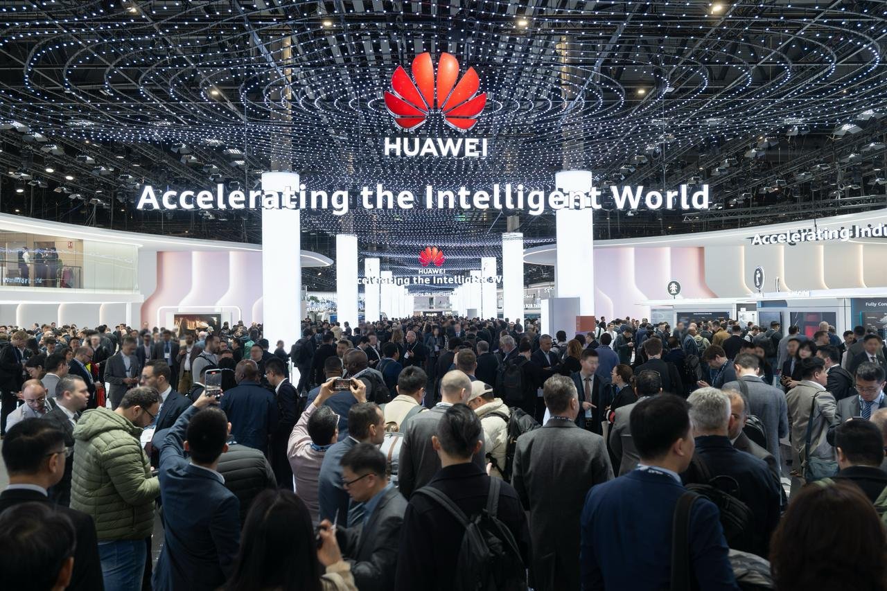 Huawei lanza la primera red de IA del sector para acelerar transición hacia un mundo inteligente