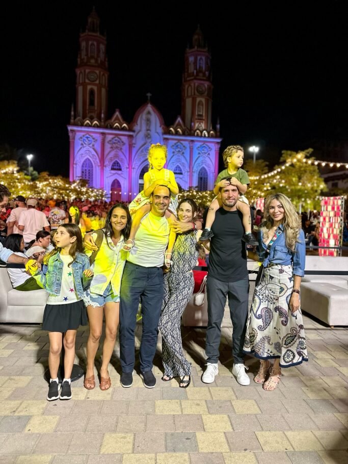 Atractivo: la plaza de San Nicolás volvió a brillar con Noches de Centro