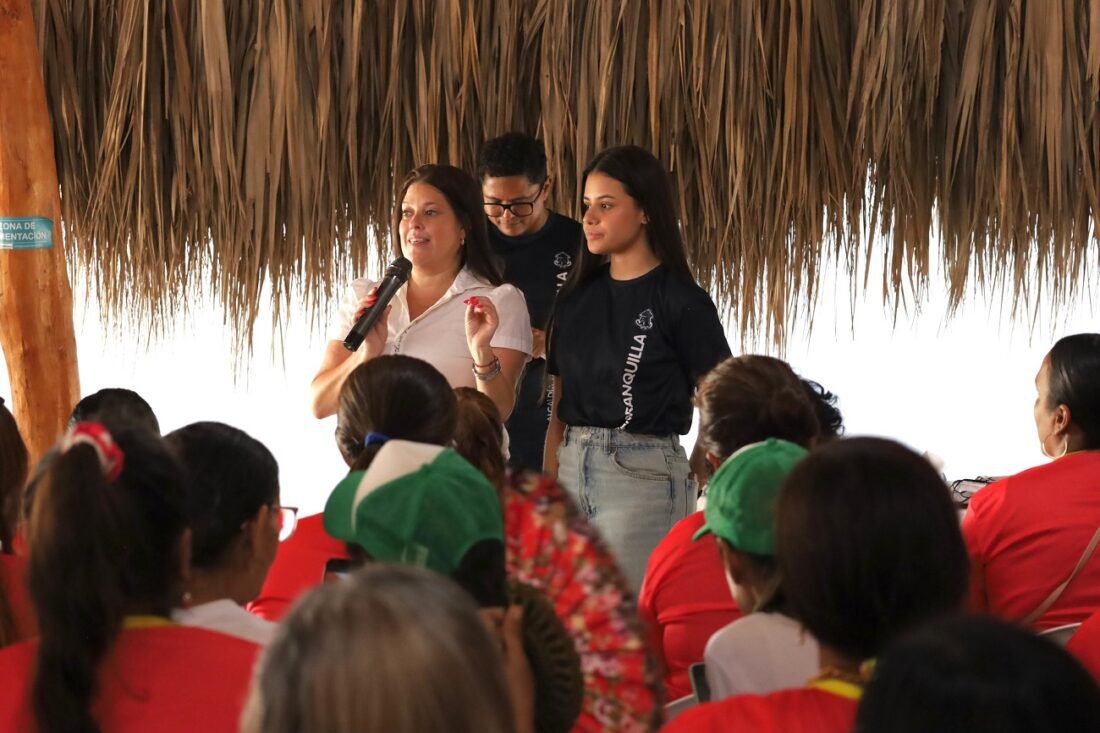 De la mano con la primera dama, Katia Nule, 200 mujeres comienzan escuela de liderazgo