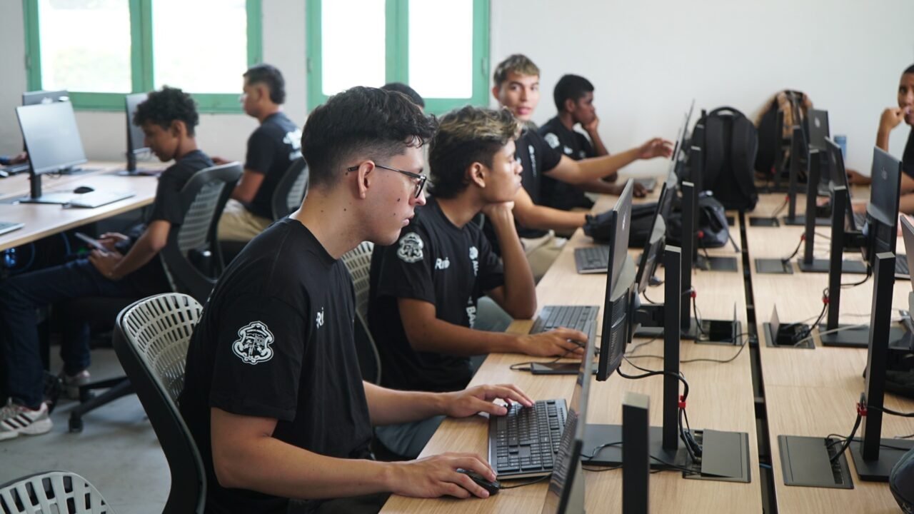 Barranquilla abre convocatoria 2026 para entrenamiento en desarrollo de software