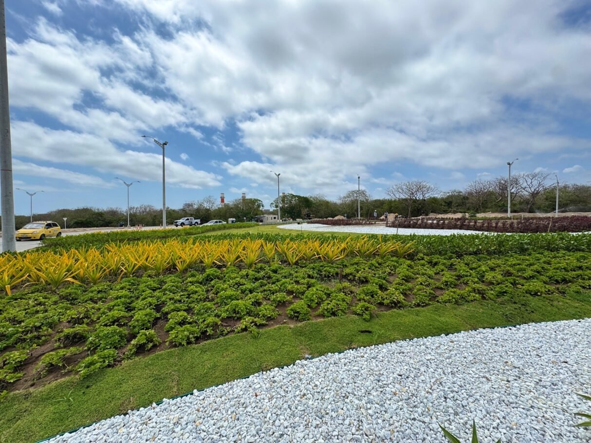 ¡La rotonda de la calle 98 florece como un jardín de Cayenas!: alcalde Char