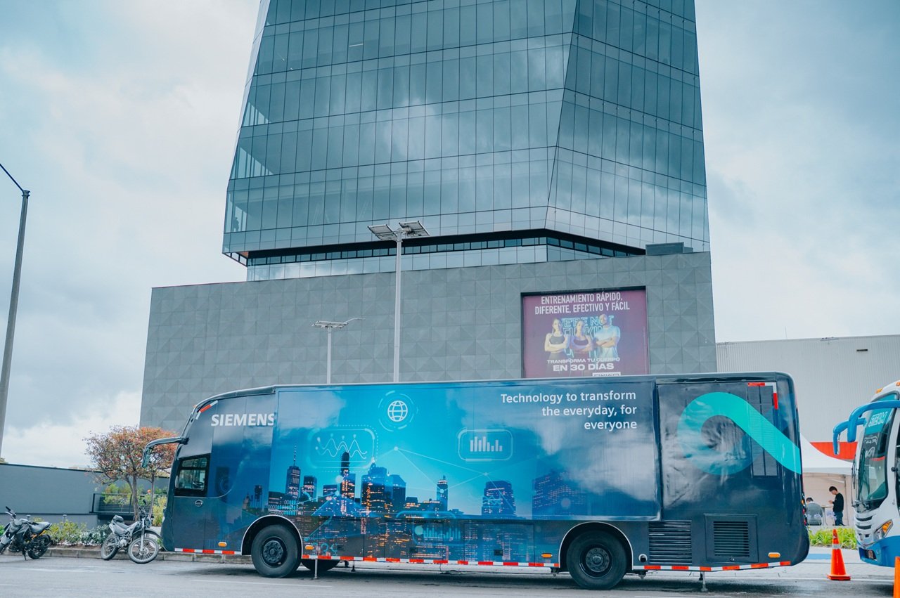 Un centro de innovación sobre ruedas: la apuesta tecnológica de Siemens para Colombia