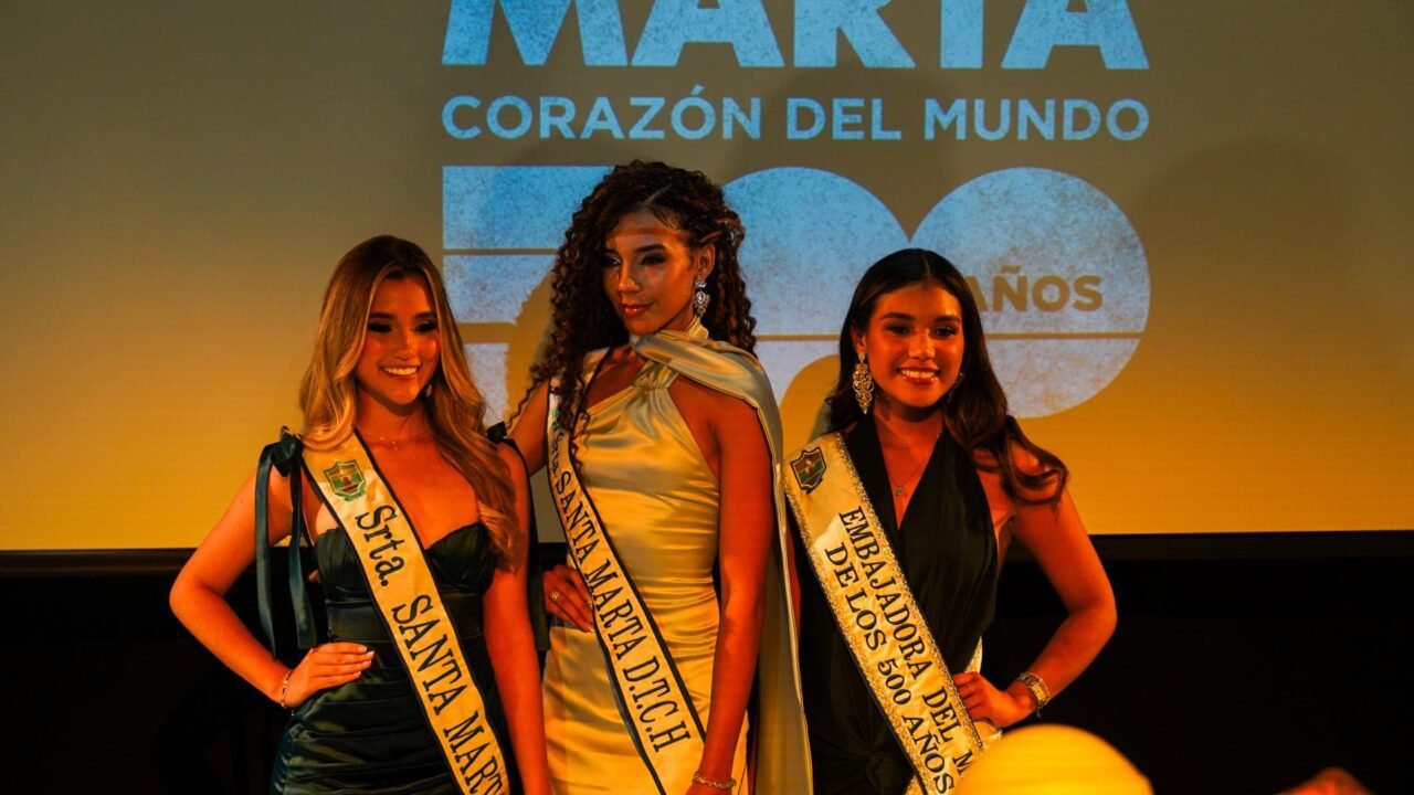 Natalia Guerrero recibe la banda como Señorita Santa Marta DTCH