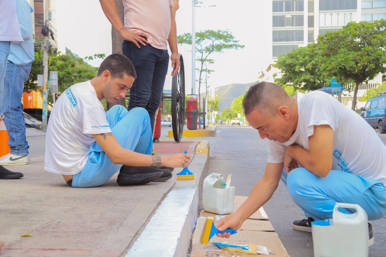 Exhabitantes de calle y reclusos, unidos, embellecieron a Santa Marta