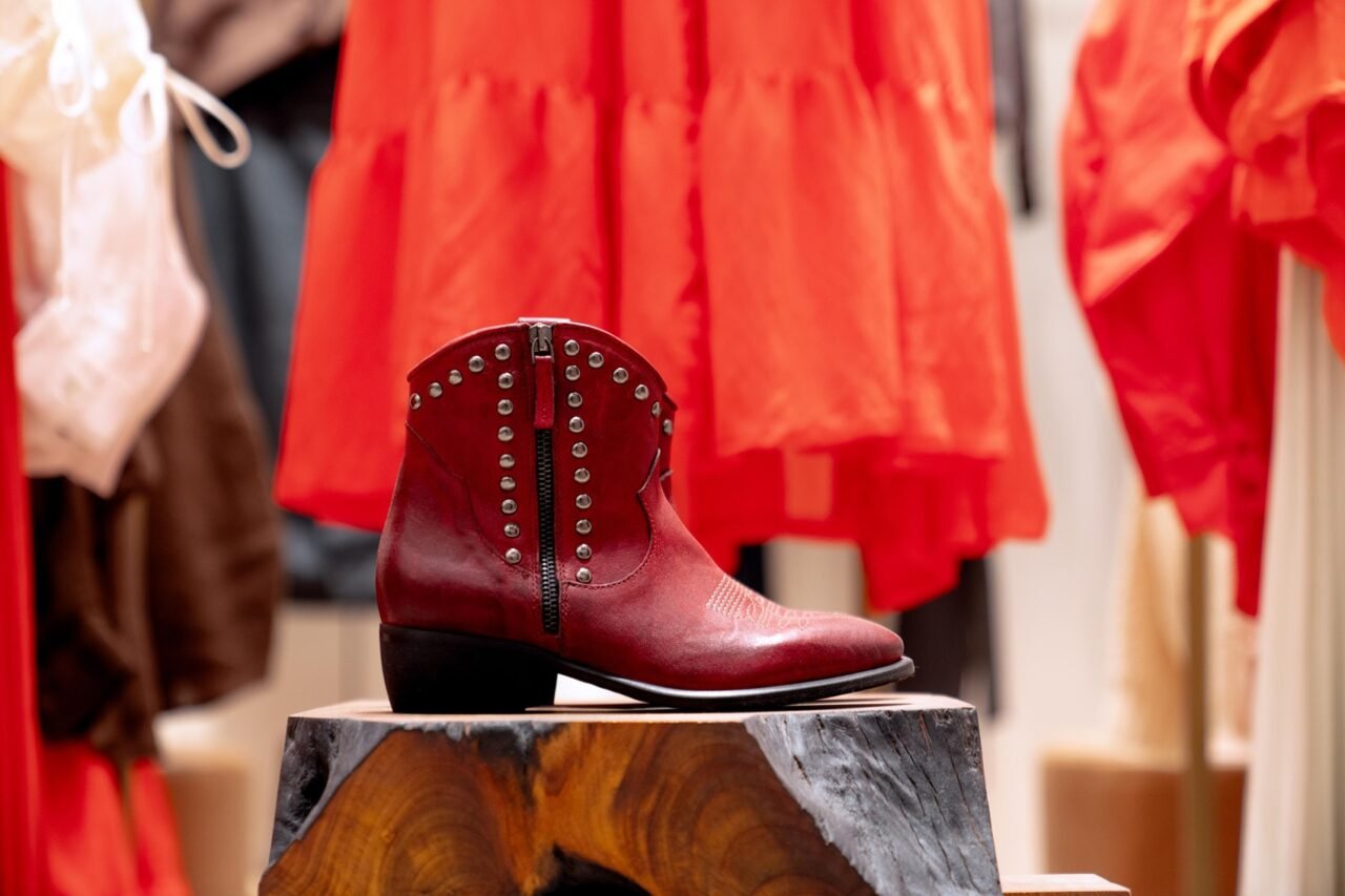 Vélez abre sus puertas al primer laboratorio de moda inspirado en la esencia latina y tradiciones colombianas