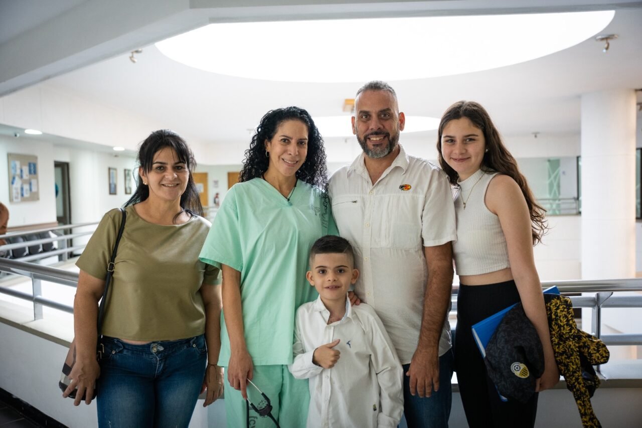 Primera vez en el país: médicos restauran función biventricular del corazón de un niño de 8 años