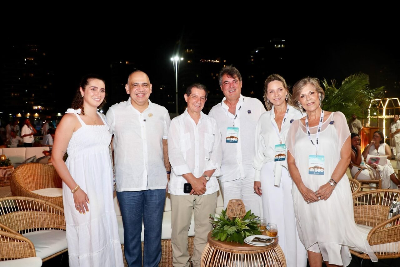 Alcalde Carlos Pinedo presenta la agenda de la Fiesta del Mar 2025