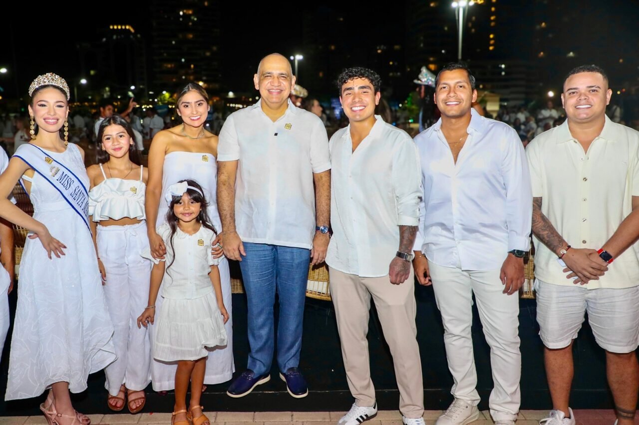 Alcalde Carlos Pinedo presenta la agenda de la Fiesta del Mar 2025