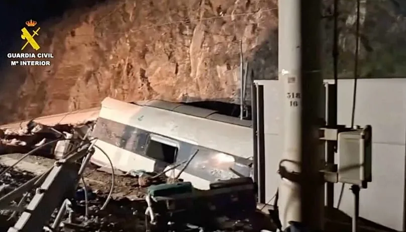 Rastros del trágico choque ferroviario