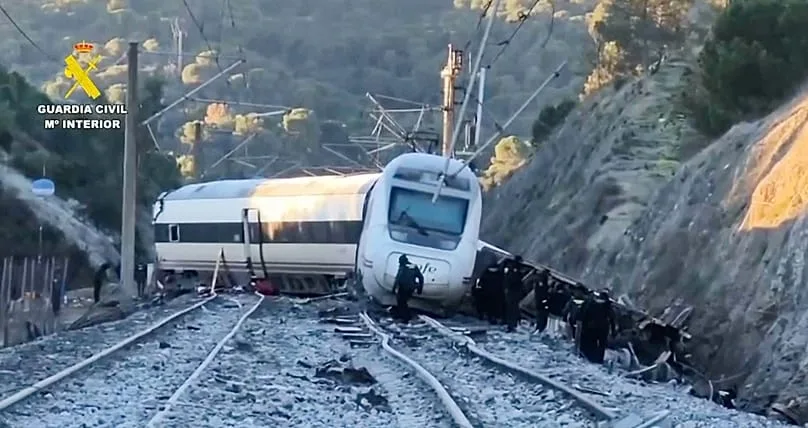 Rastros del trágico choque ferroviario