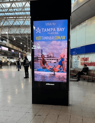 Visit Tampa Bay respalda el arte en la Feria de Londres