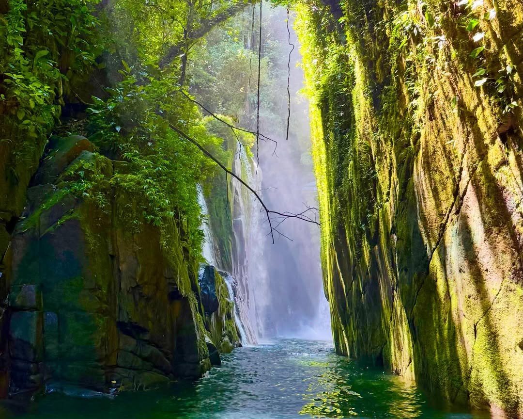 Cascada secreta en Panamá se roba la atención de los colombianos