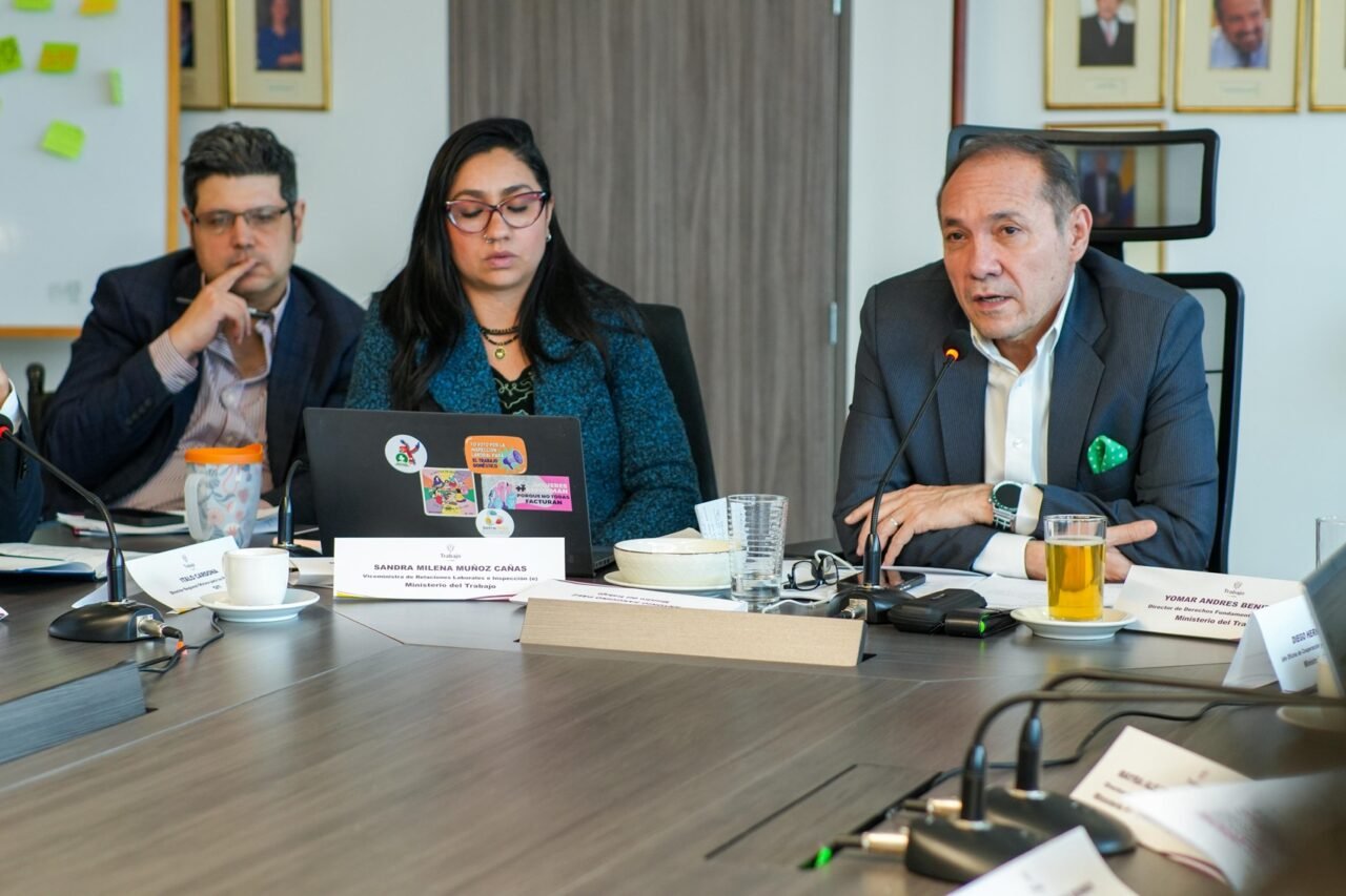 Gobierno, empresarios y centrales obreras reactivaron el diálogo sobre aplicación de la reforma laboral
