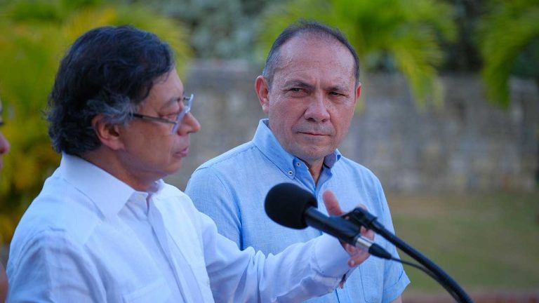 $ 2.000.000, salario mínimo vital para 2026, incluido auxilio de transporte, anunció el Presidente Gustavo Petro