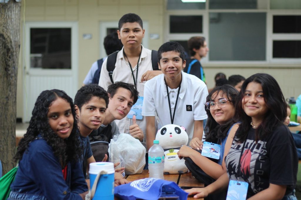 3 estudiantes de la Humboldt ganan 1er puesto en Daydream Barranquilla 2025